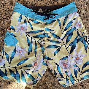 Volcom Young Men’s Orchid Floral Print Board Shorts Size 28